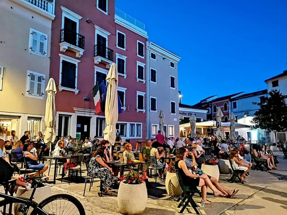 Degrassi Square Apartments (Adults Only) Vrsar Zewnętrze zdjęcie