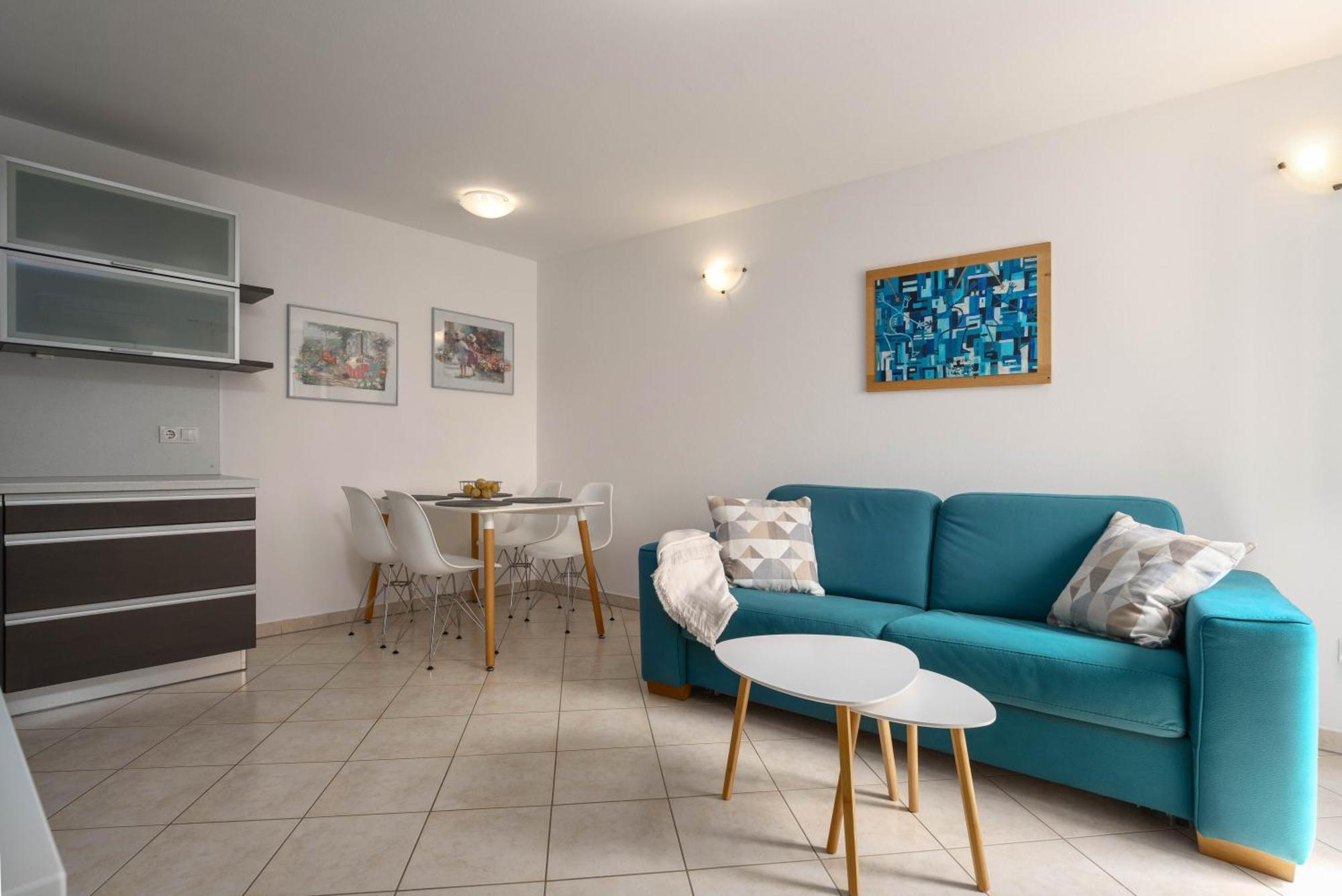 Degrassi Square Apartments (Adults Only) Vrsar Zewnętrze zdjęcie