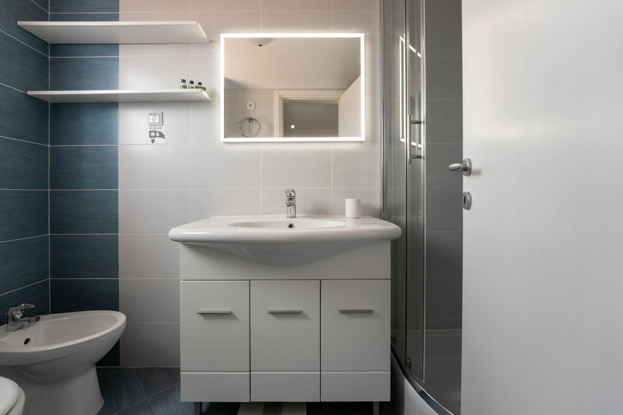 Degrassi Square Apartments (Adults Only) Vrsar Zewnętrze zdjęcie